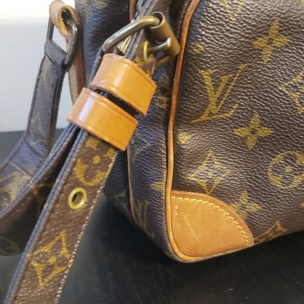 Louis Vuitton  (Unisex) Brown  Monogram Shoulder Bag - Picture 7 of 16